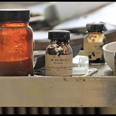 Medizin, Jahrzehnte alt : Anna L., Lost Place