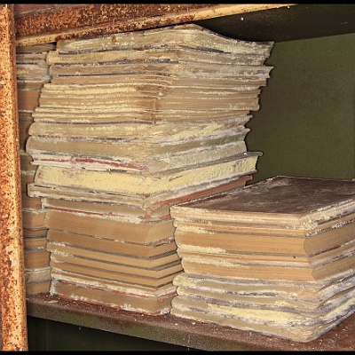 Akten im Keller : Anna L., Lost Place