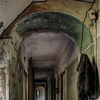 Hell-Dunkel-Gang : Beelitz, Lost Place