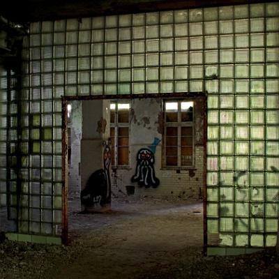 noch mal Glasbausteine : Beelitz, Lost Place