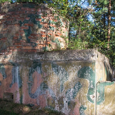 eine geschützte Stellung für Flak oder Maschienengewehr zur Sicherung der Anlage : Bunker, GSSD, Sonderwaffen