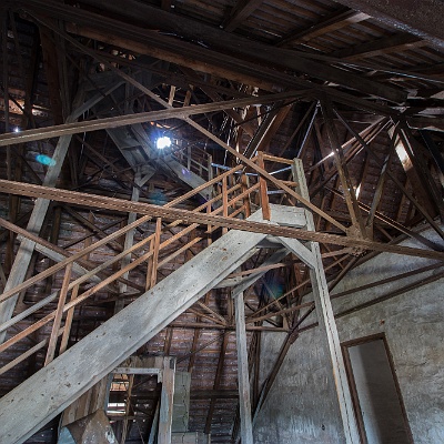 Aufgang zum Turm mit Uhr : GSSD, Lost Place