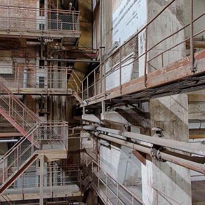 Haus der Rohre : Kohle, Kraftwerk, Rohre