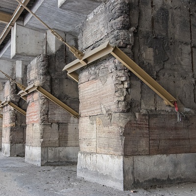 in diesem Hof ist die Bedachung fertig geworden : Flughafen, Tempelhof