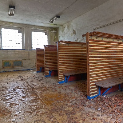 Umkleideraum zur Sauna : GSSD, Kaserne, Schießschule