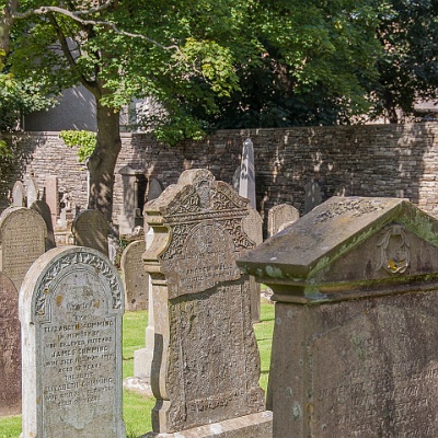 uralte Grabsteine : Schottland, Kirkwall, Orkney
