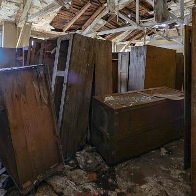 die alte Umkleide : Beschläge, Fabrik, Lost Place